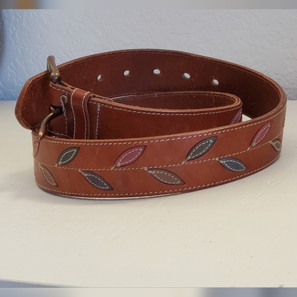 GAP Accessories - Vintage GAP Leather Leaf Inlay Belt, Saddle Brown, Brass Buckle, Medium, EUC